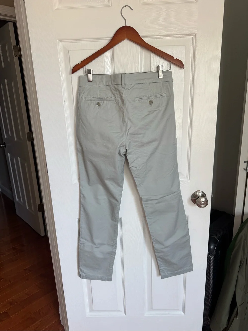 Express Men’s Slim Fit Pants – Light Gray – Size 29x30